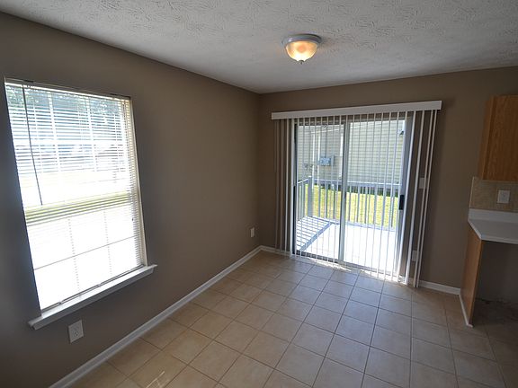 5th image of 5789 Summerglen Ln