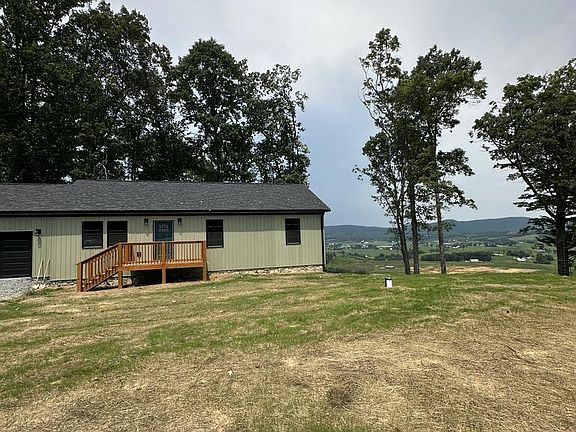 3rd image of 1283 Mountain Meadows Ln