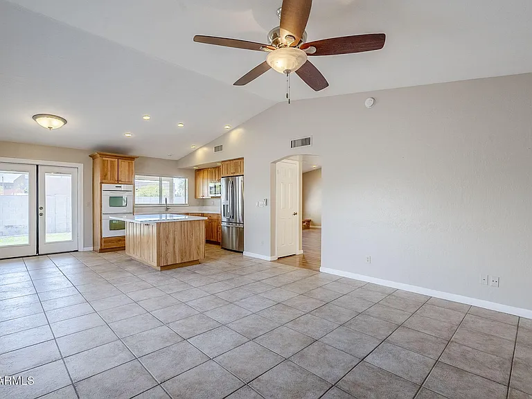 7707 S Kenwood Ln — Photo 28