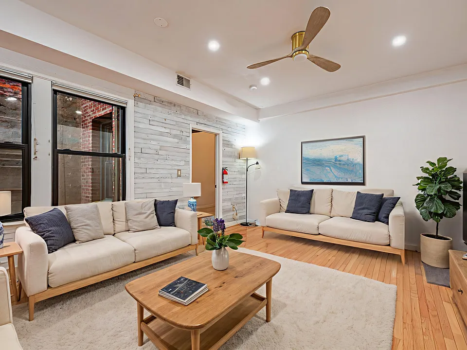 1321 Fairmont St NW #304