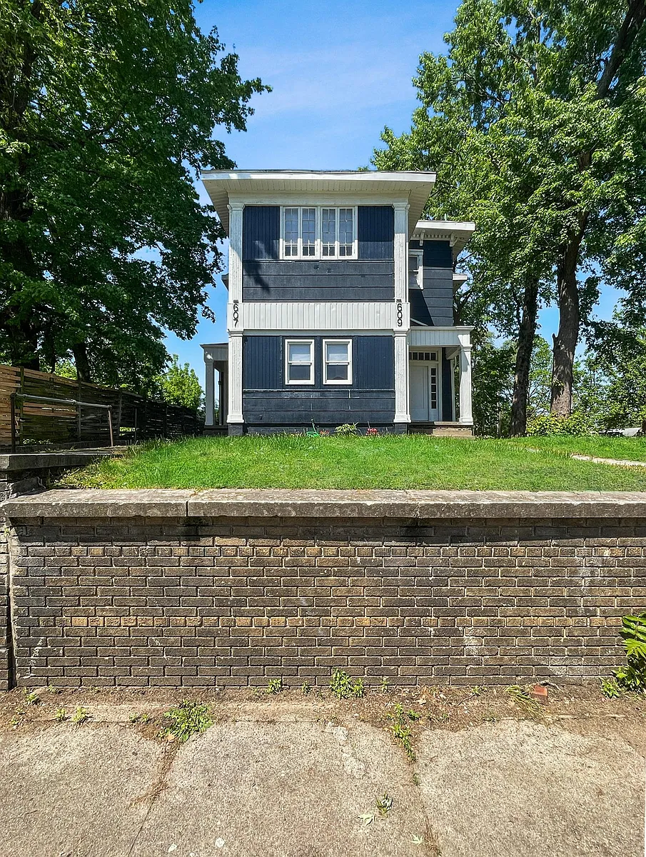 Building Photo - 607 S 5th St #4