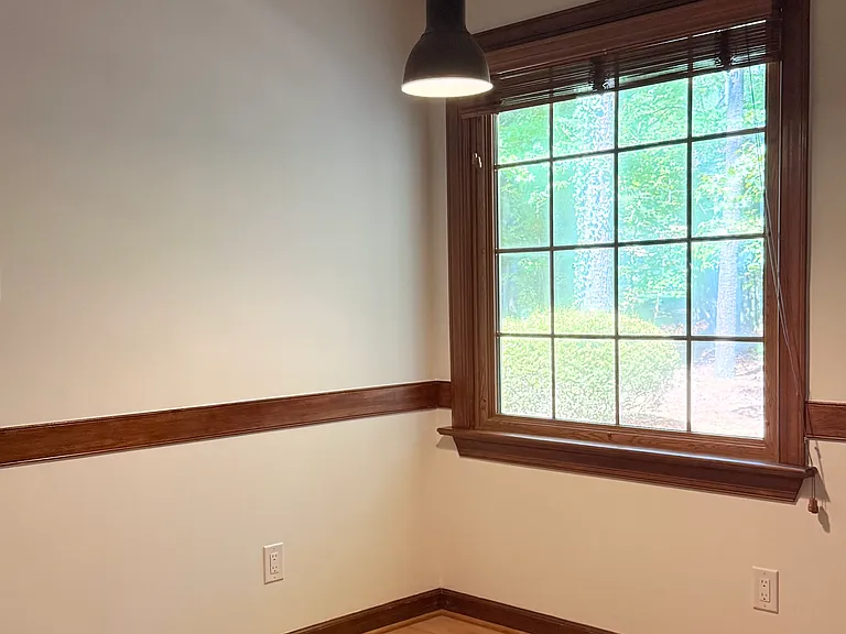 305 Melanie Ln — Photo 12