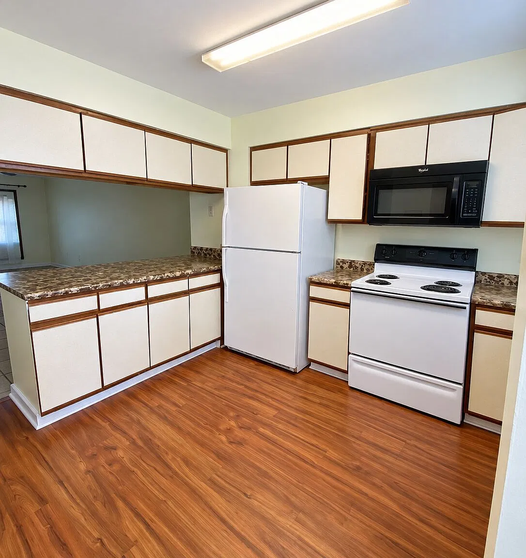 2 bed, 1.5 bath, 1176 sqft, $1,500 — Photo 2