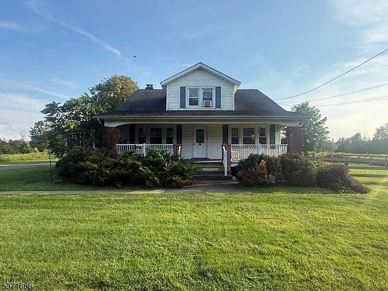 1st image of 132 Hillsborough Rd