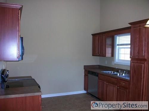 5th image of 84 Long Meadow Dr