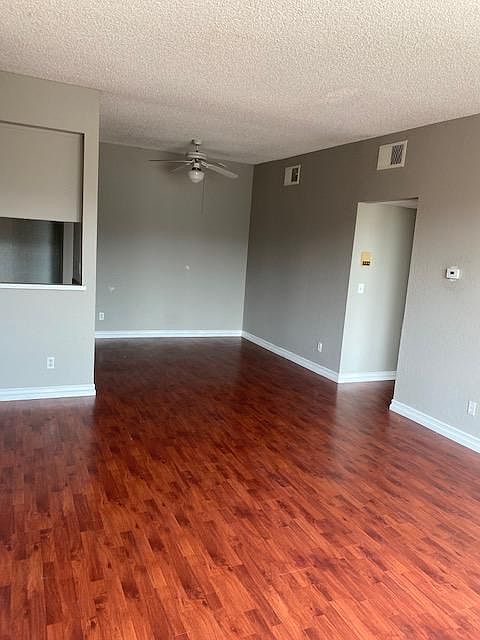1st image of 4441 Woodman Ave #304