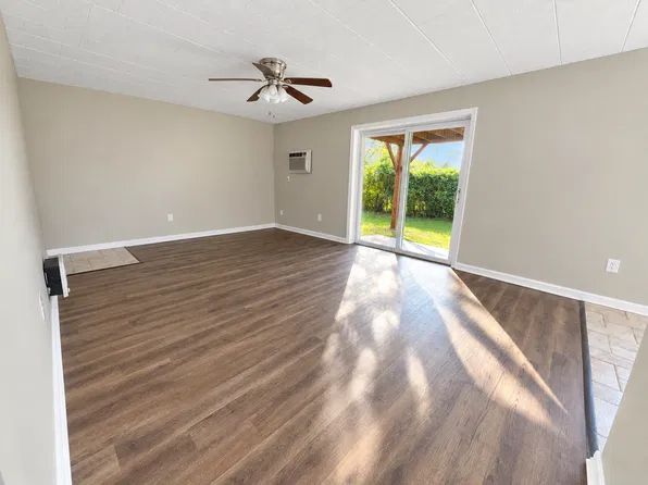361 Moon Clinton Rd, Coraopolis, PA 15108