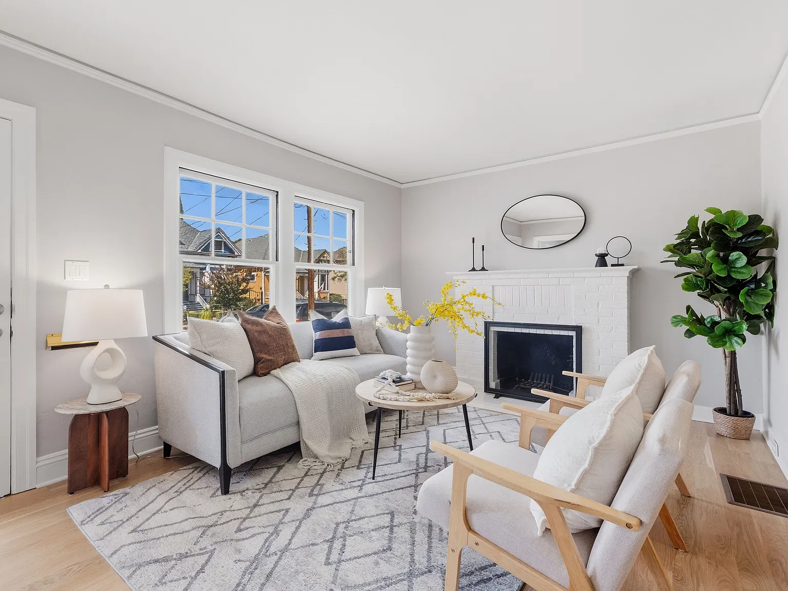 2 bed, 920 sqft, $4,000 — Photo 3
