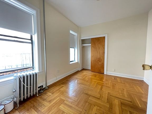 3rd image of 41 E 31st St #C3
