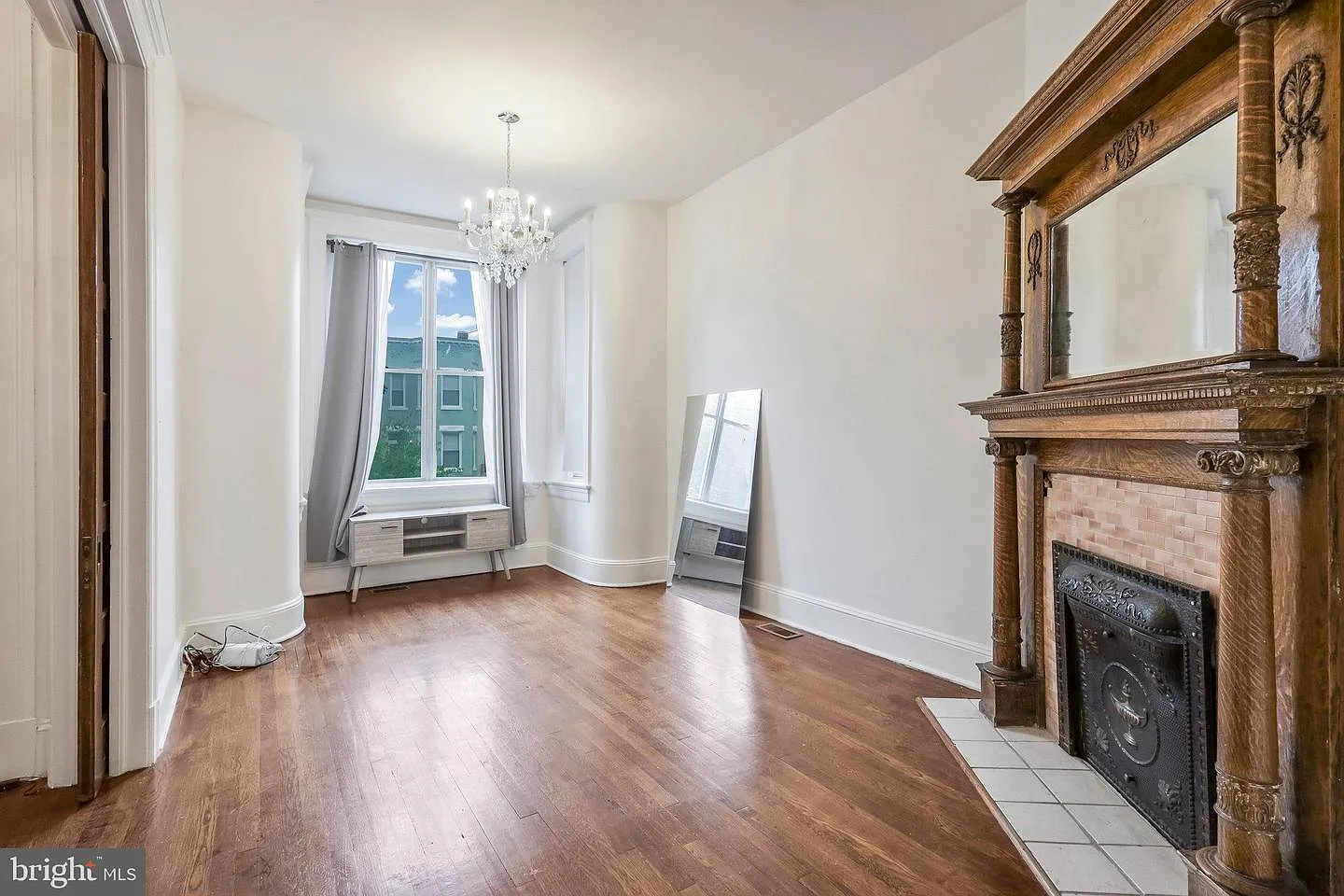 4 bed, 2.5 bath, 2892 sqft, $5,000 — Photo 4