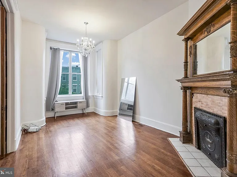 30 R St NE — Photo 4