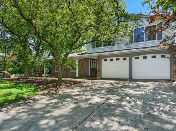 712 Pawnee Ln, Naperville, IL 60563