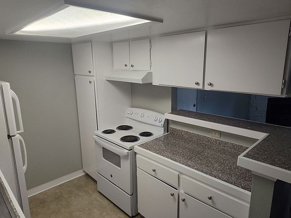 3rd image of 3414 S Eagle St Unit 102