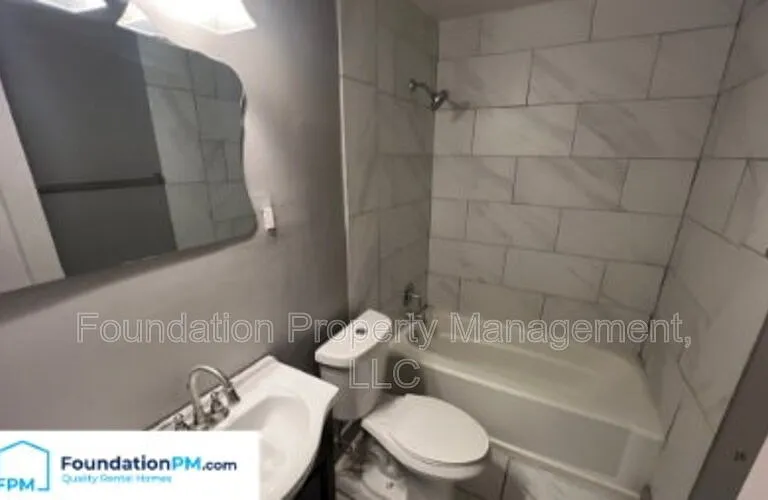 2412 Gentry Ave — Photo 13