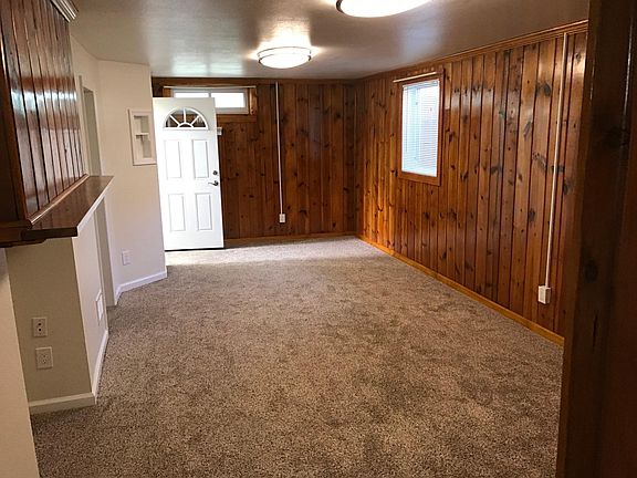 3rd image of 626 1/2 Avenue E