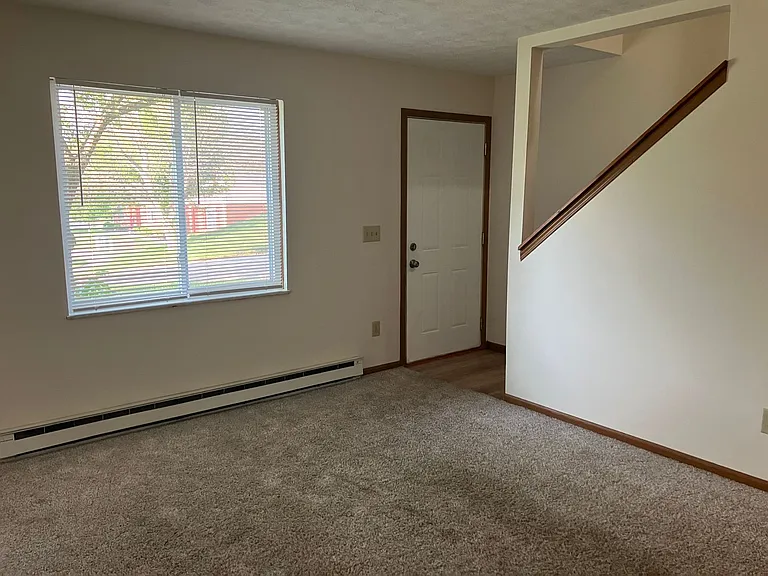 1220 Bunker Hill Ct #B — Photo 4