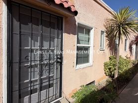 1119 Saint Louis Ave, Long Beach, CA