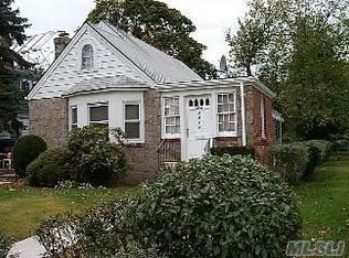 745 Front St, Hempstead, NY 11550