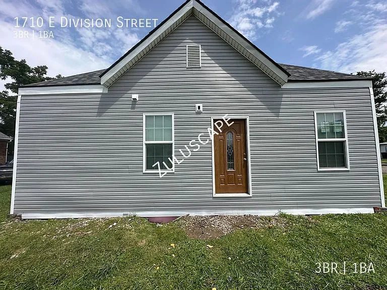 1710 E Division St — Photo 1
