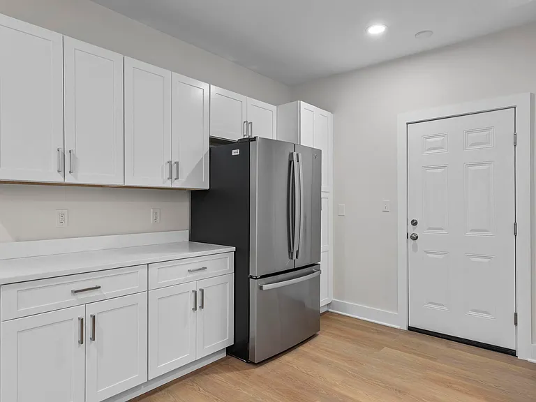 1546 Chapel St #5 — Photo 2