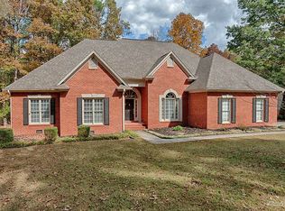 279 Creekwood Dr, Union Grove, AL 35175