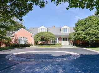 17 Meadowview Dr, Northfield, IL 60093