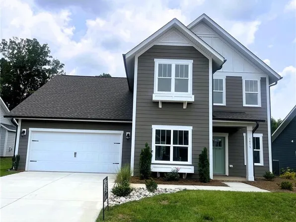 1675 Ashmead Ln, Clemmons, NC 27012