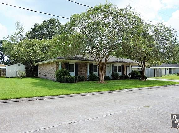 2nd image of 303 Wildwood Dr