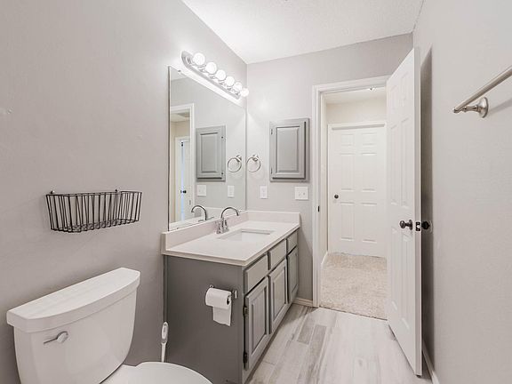 2nd image of 104 Shannon Dr