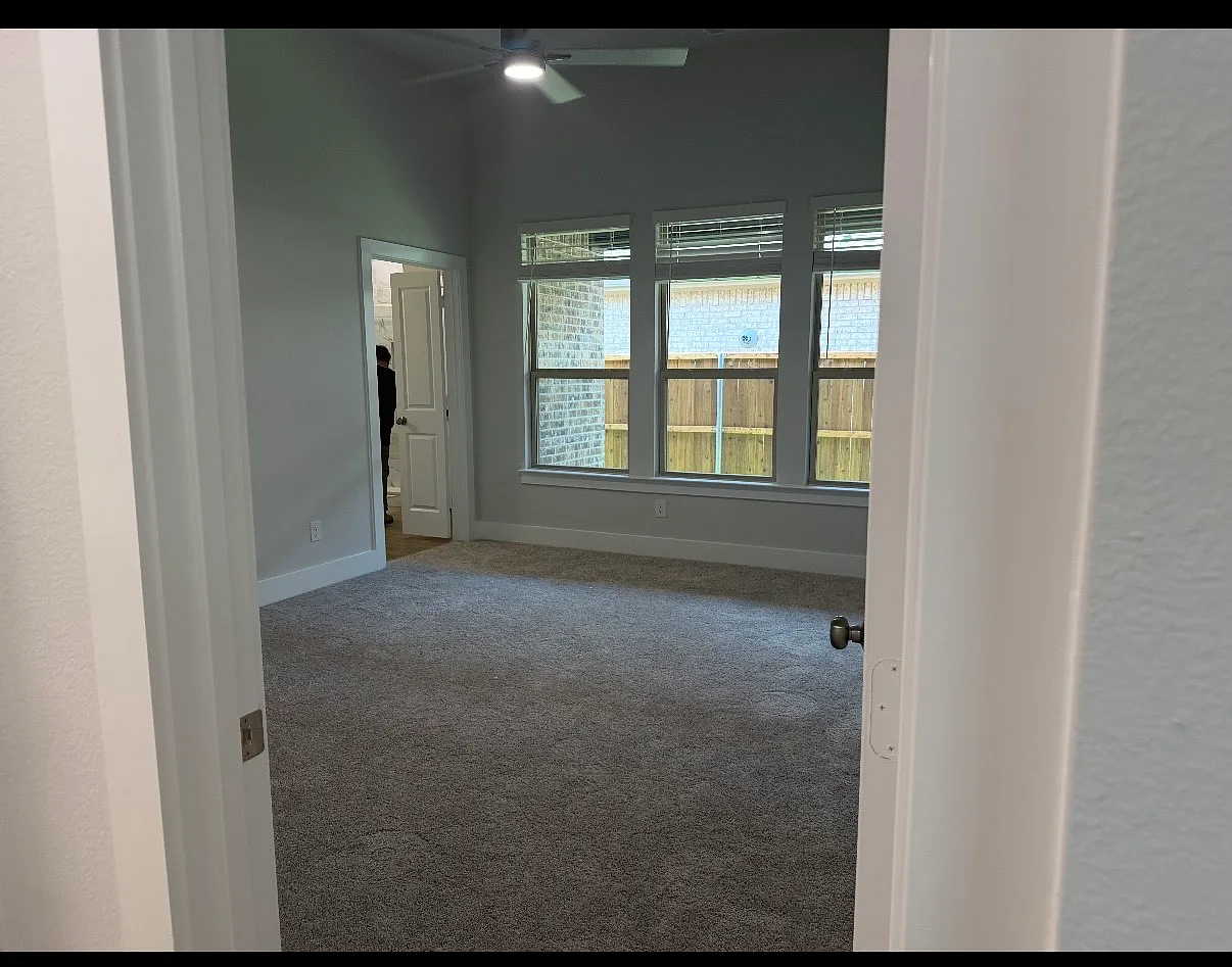 4 bed, 1816 sqft, $2,500 — Photo 2