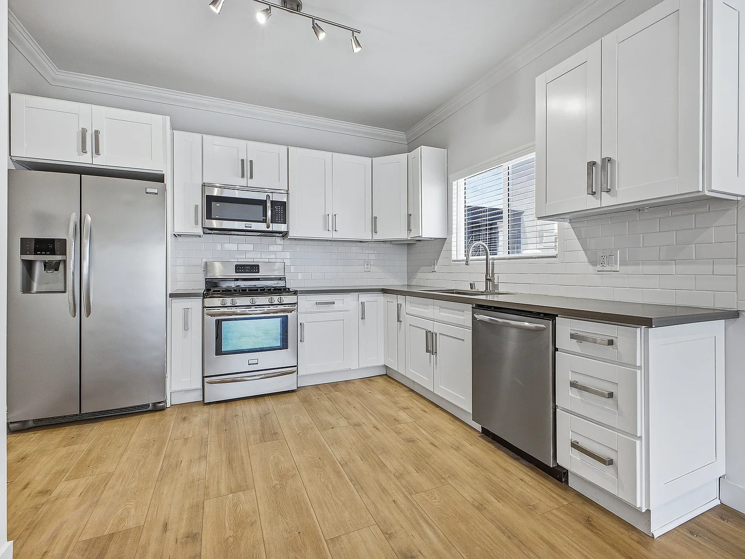 2 bed, $2,745 — Photo 3