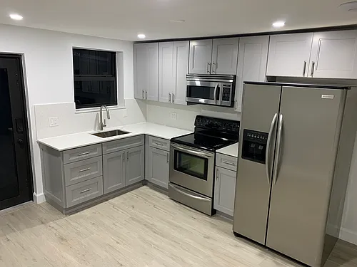 350 W 36th St Photo 1