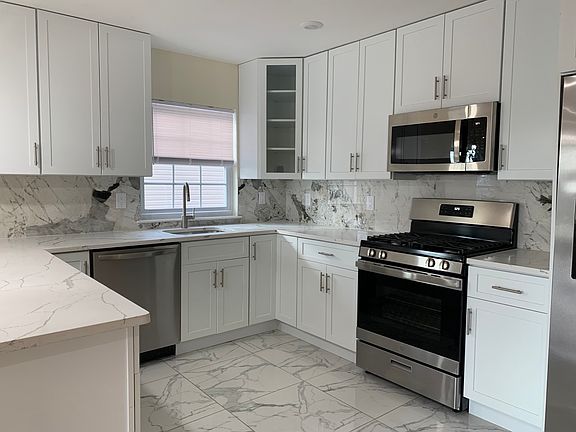 4th image of 257 Dukes St Floor 1