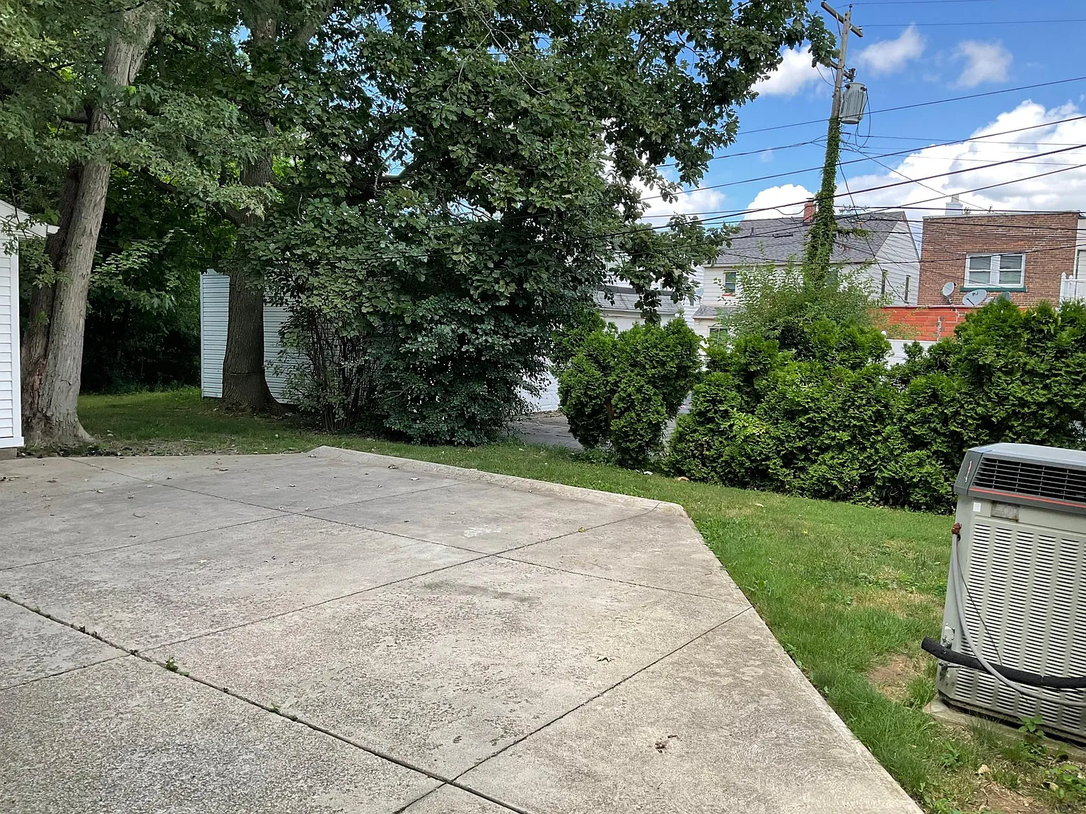 2296 Ashurst Rd — Photo 2