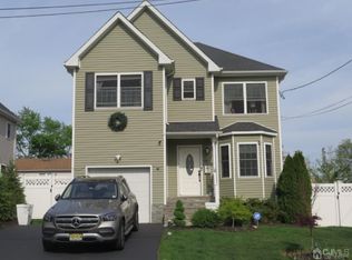 56 2nd Ave, Port Reading, NJ 07064