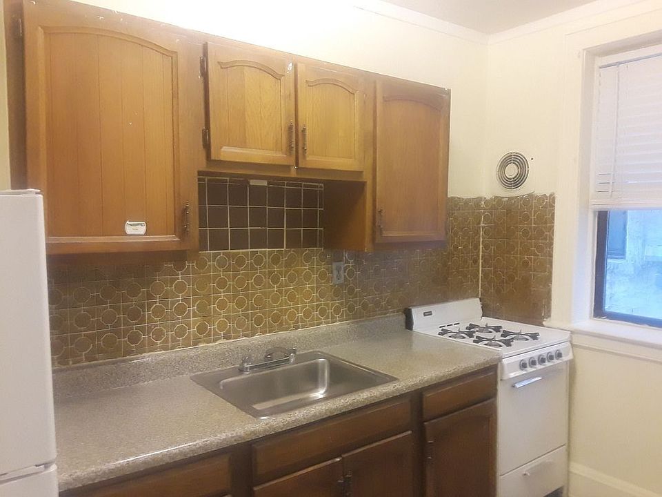 2nd image of 4833 47th St APT 1F