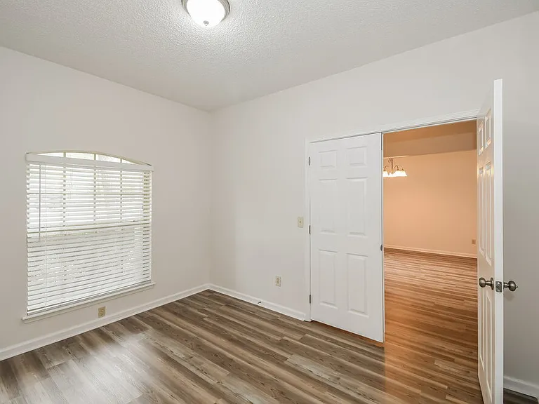283 Springfield Ct — Photo 8
