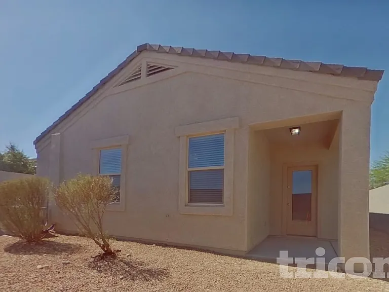 29300 W Clarendon Ave — Photo 15