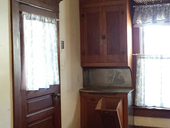 kitchen with old cabinet