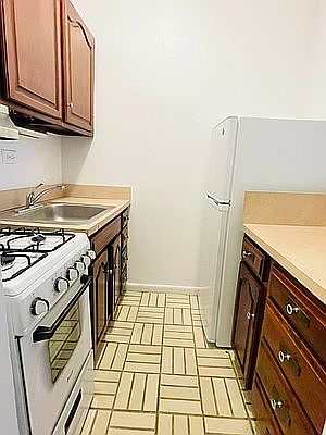 3rd image of 530 E 89th St APT 1J