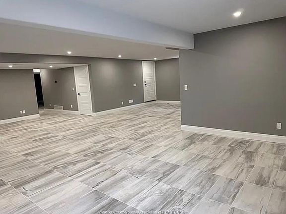 4th image of 104 Lambert St