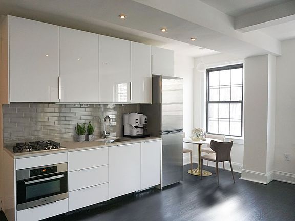 4th image of 31 E 12th St APT 11B