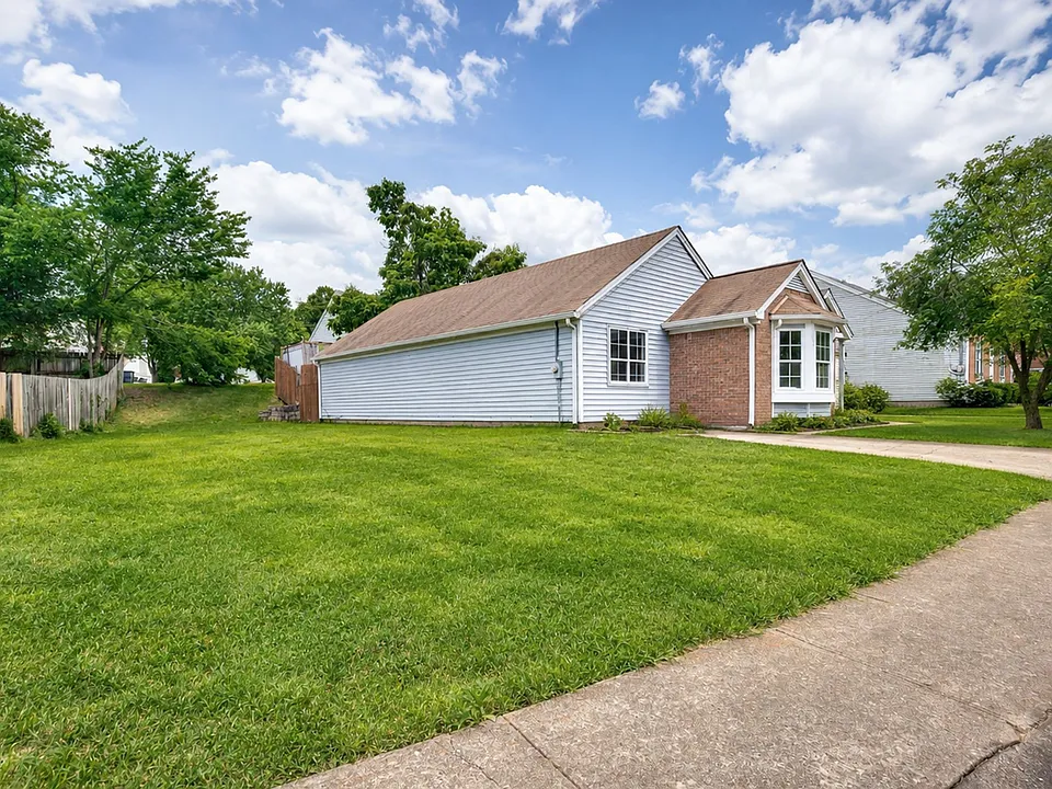 614 Poplar Pl