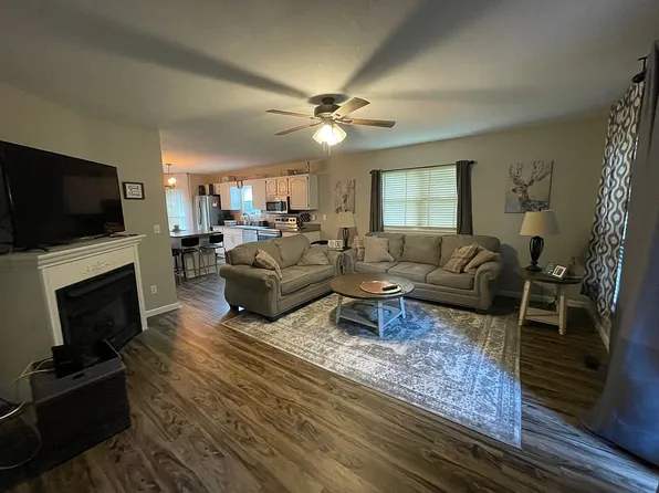 151 Country Club Dr, Whittier, NC 28789