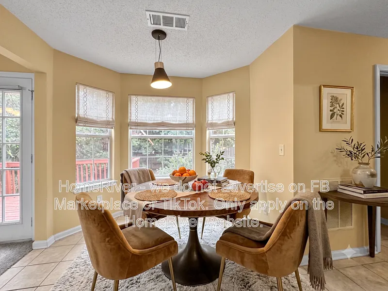 4 bed, 2.5 bath, 1842 sqft, $2,275 — Photo 4
