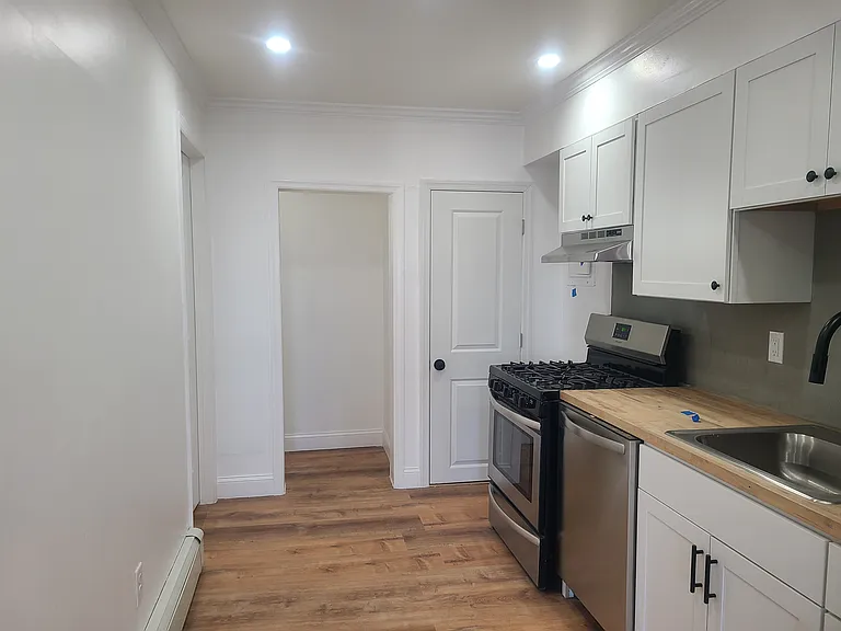 201-203 N 2nd St #6 — Photo 7