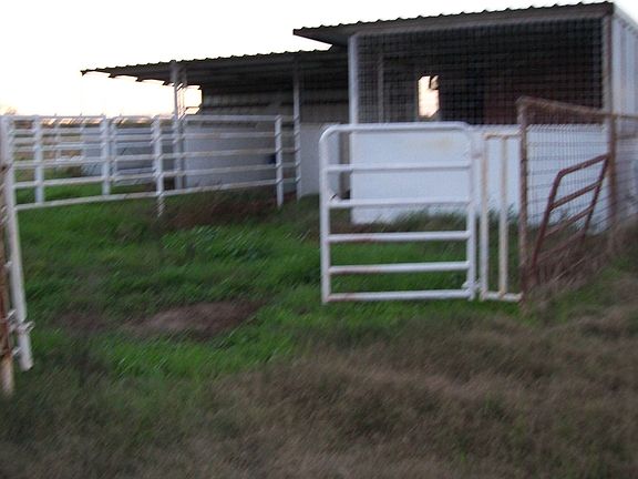 5th image of 1079 Hwy 80 S
