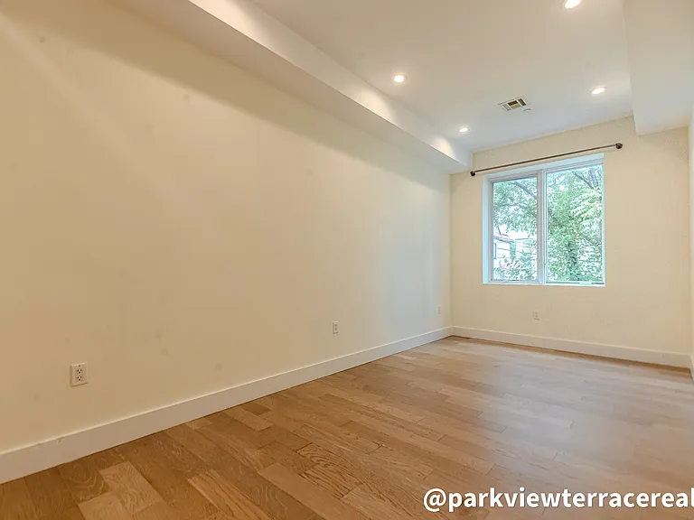 1257 Rogers Ave #4A — Photo 11