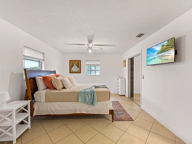 bedroom #1