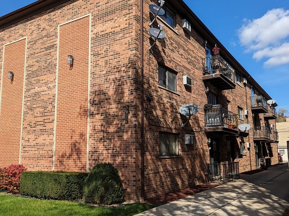 1st image of 5971 N Northwest Hwy APT 2B